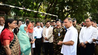 PM visits hospitals, educational institutions to inspect dengue response