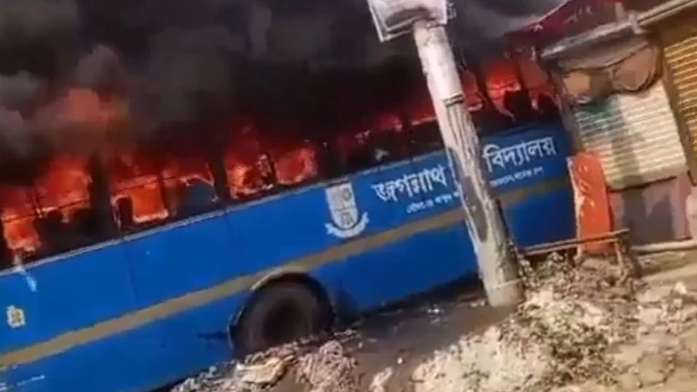 Fire guts JnU bus in Dhaka