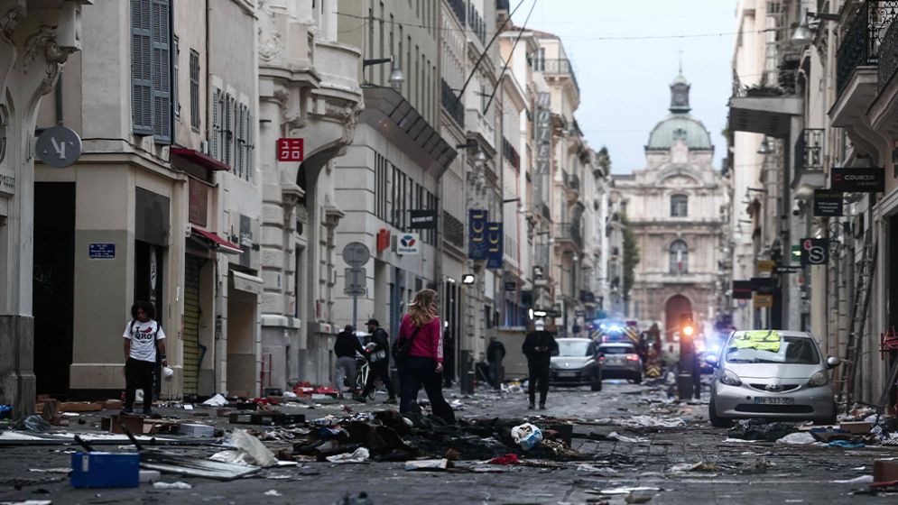 'Record' 855 people detained over Paris violence