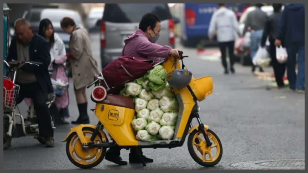 China growth narrowly beats forecasts