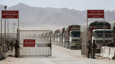 Why has Pakistan temporarily closed trade routes with Iran?