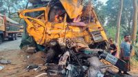 10 killed, 30 injured in Natore bus-truck collision