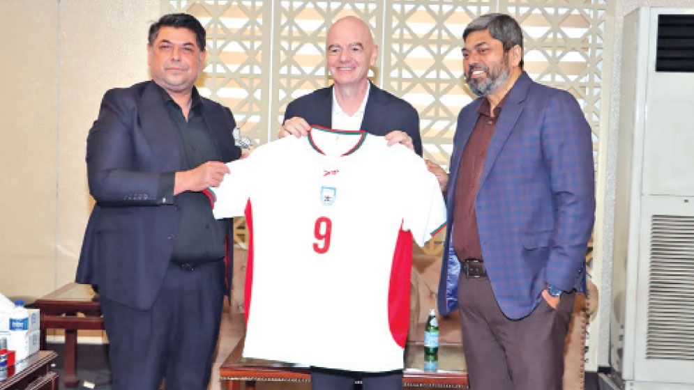 Infantino promises more FIFA support  for Bangladesh