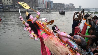 Hindus bid adieu to goddess Durga