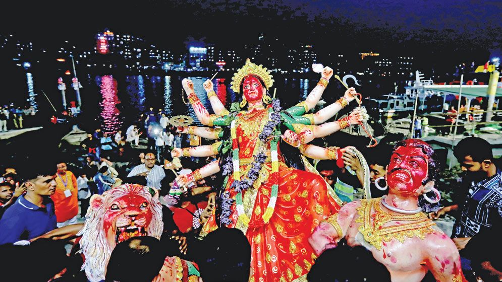 Hindus bid adieu to goddess Durga