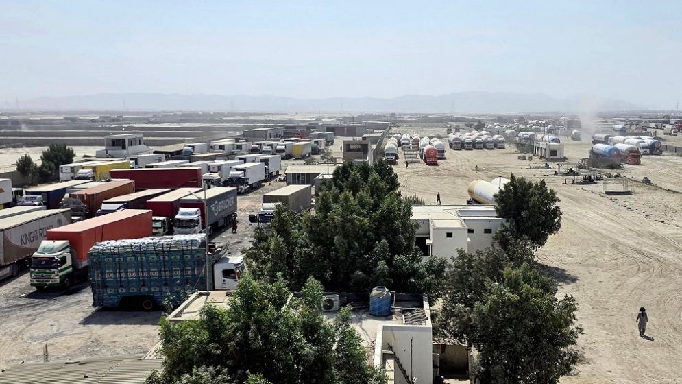 Hundreds of trucks stranded as Pakistan-Iran border trade suspended