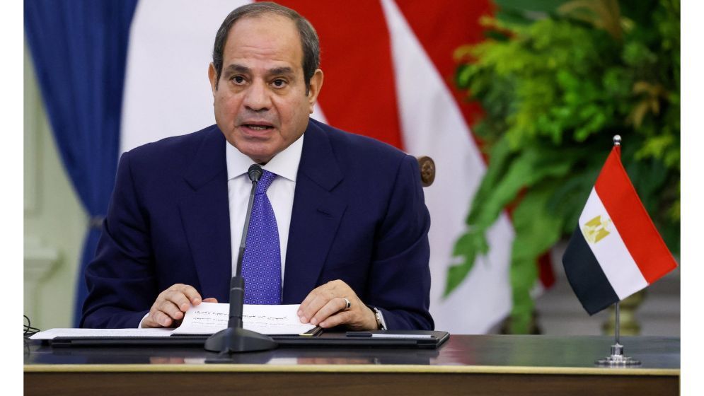 Sisi vows to defend Saudi Arabia, rules out strikes on Yemen