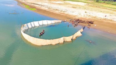 Dwindling catches threaten livelihoods of Jamalpur fishermen