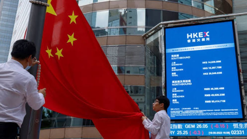 China's stock market crashes 20%: 3 reasons why the dragon is losing its fire