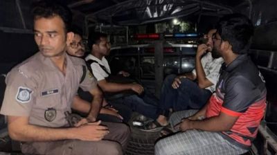 Four banned Chhatra League activists held at DU BCS protest
