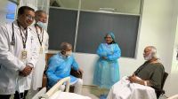 President visits ailing Moin Khan at hospital