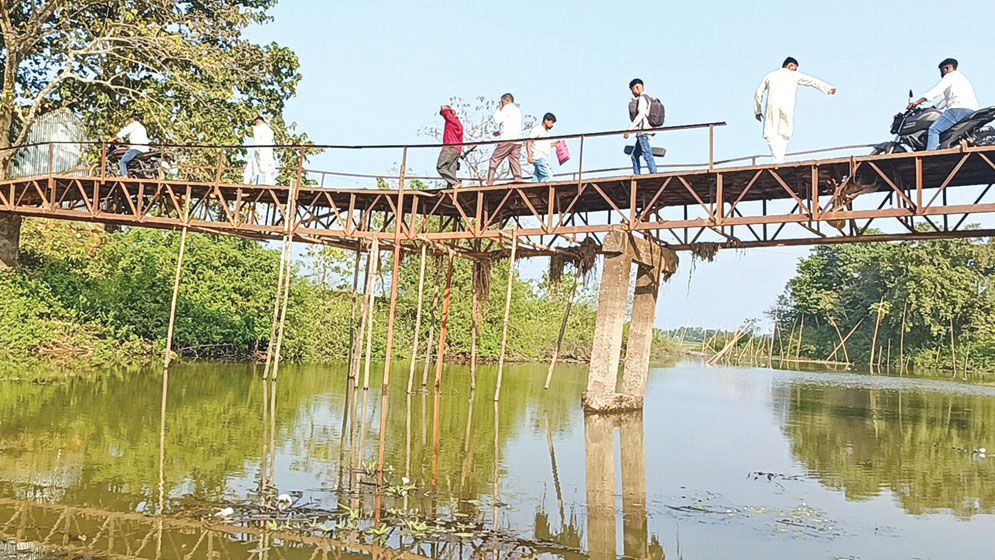 Dilapidated iron bridge sparks safety concerns in Sunamganj
