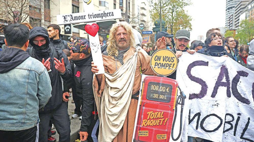 Protesters take to street under heavy security in France