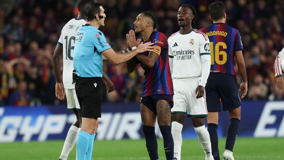 Barca's big-game defeats pose familiar questions