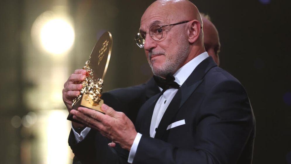De la Fuente wins men's Ballon d'Or coach of year