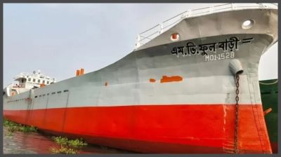 Cargo ship carrying 1,200 tonnes of coal sinks in Pashur River