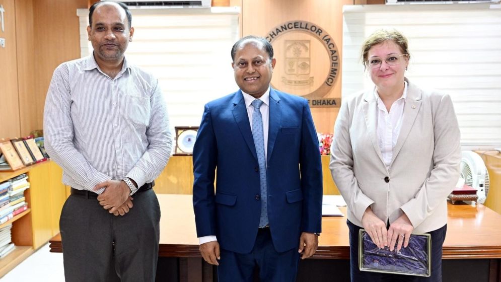 Hungary keen to expand academic collaboration with DU