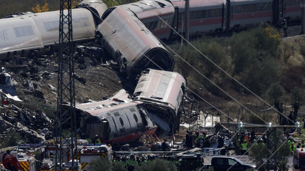 At least 64 people killed in Spanish train collision
