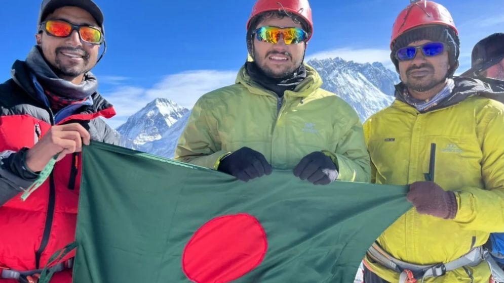 Three Bangladeshi climbers summit 6,119-metre Himalayan peak