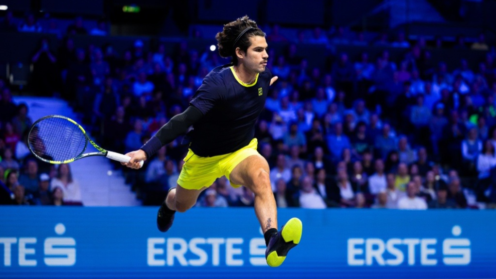 Alcaraz and Zverev win Vienna openers
