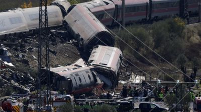 At least 64 people killed in Spanish train collision