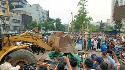 DSCC launches eviction drive to clear Gulistan footpaths