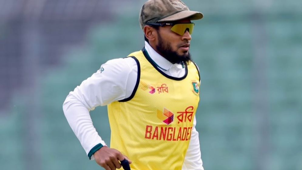 Double injury blow for Bangladesh