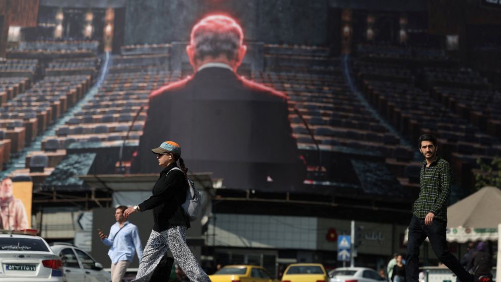 Netanyahu, at risk of losing power, steps up attacks on Israel's Arab parties