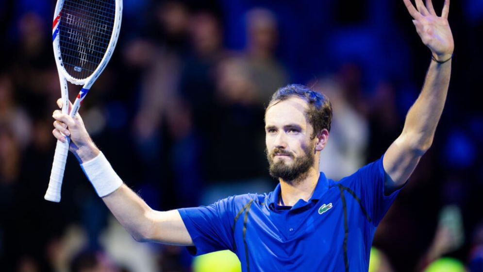 Medvedev into Vienna semis and books ATP Finals place