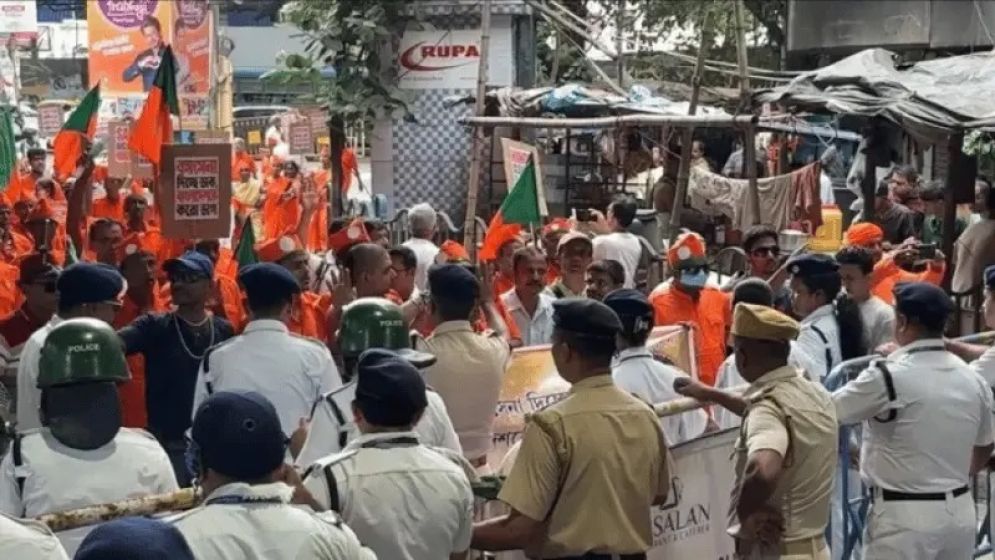 Hindu nationalists attempt to besiege Bangladesh mission in Kolkata: Report